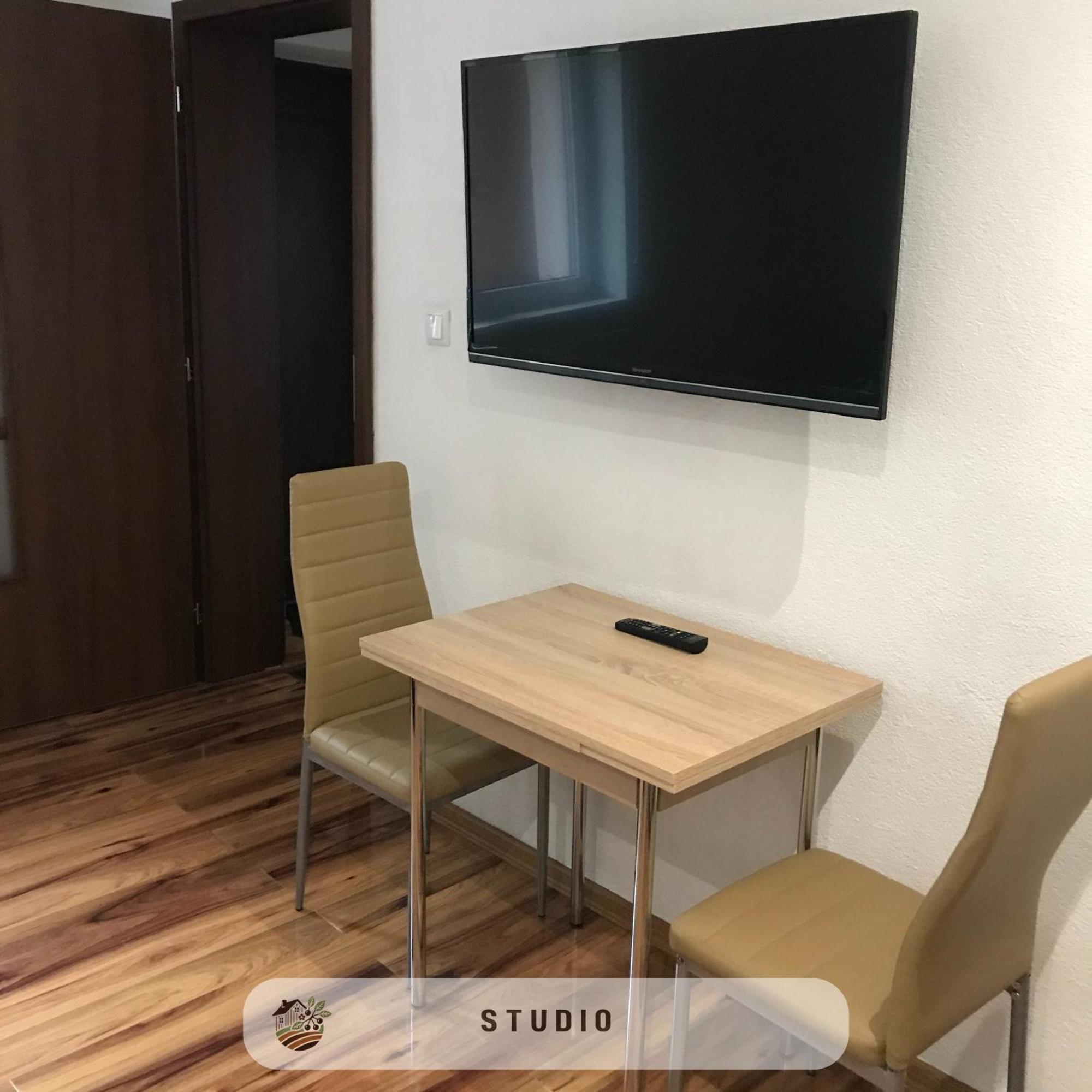 Apartmanovy Dom Visnove Екстериор снимка
